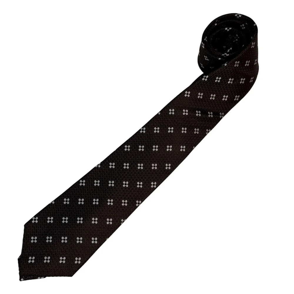 Suitsupply necktie features
